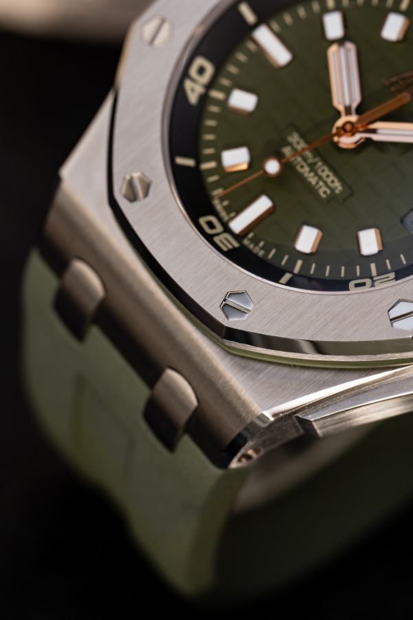 Royal Oak Offshore Diver Green 15720ST