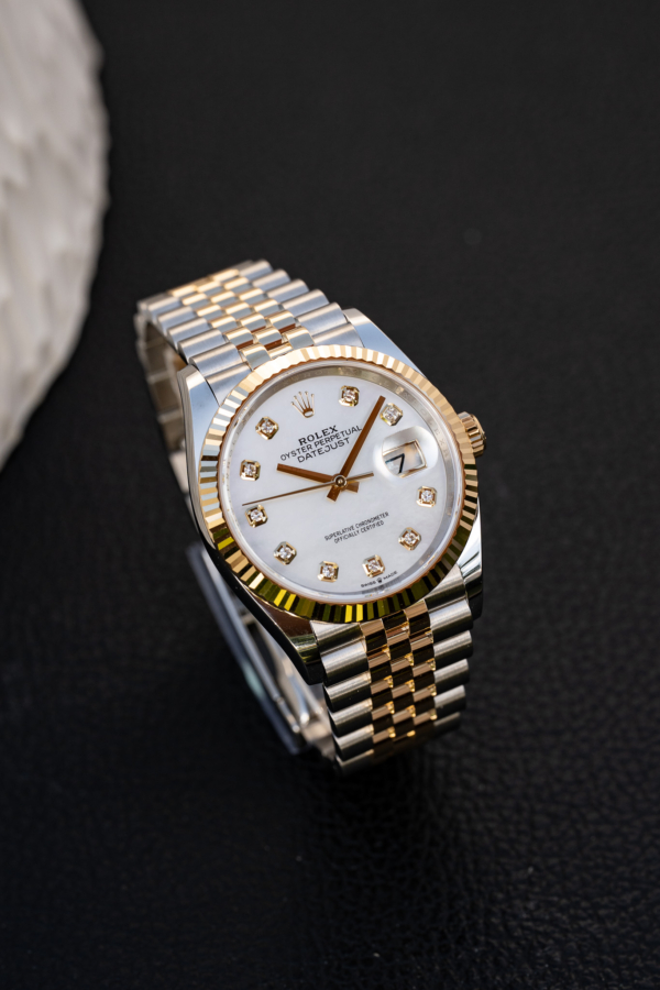 Rolex Datejust 126233 Mother of Pearl