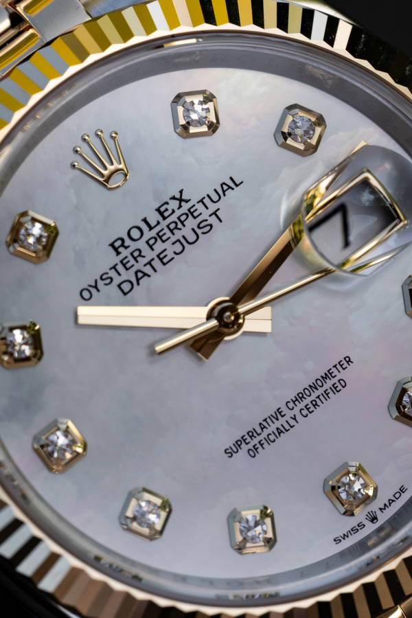 Rolex Datejust 126233 Mother of Pearl