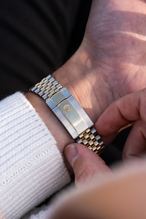 Rolex Datejust 126233 Mother of Pearl