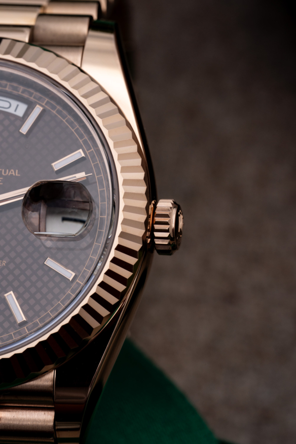 Rolex Day-Date 40 Chocolat Motif Laser