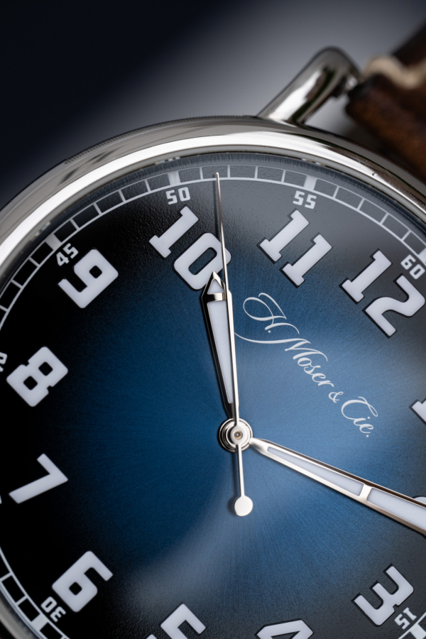 H. Moser & Cie. Heritage Funky Blue Fumé
