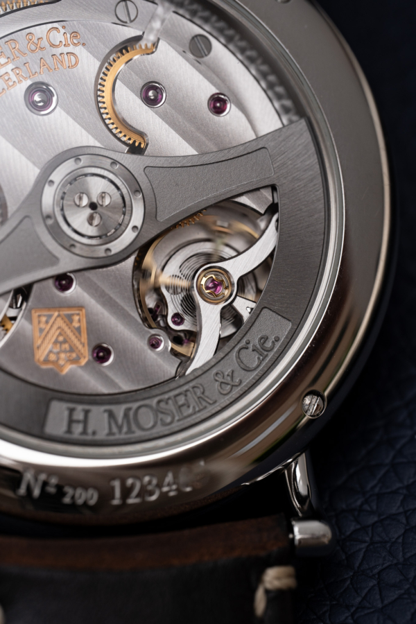H. Moser & Cie. Heritage Funky Blue Fumé
