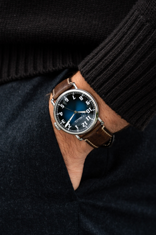 H. Moser & Cie. Heritage Funky Blue Fumé