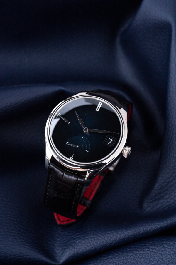 H. Moser & Cie. Endeavour Quantième Perpétuel Purity 50 pièces