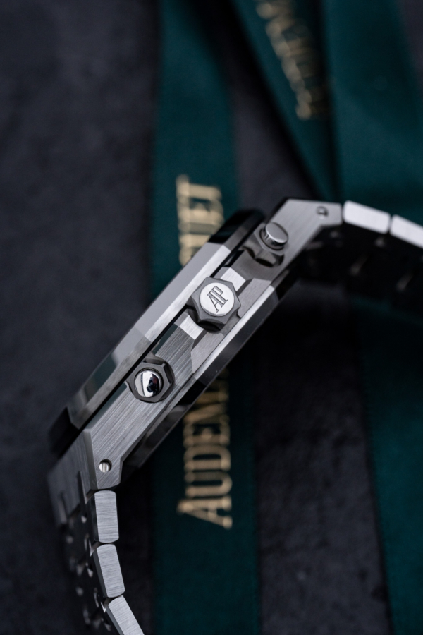 Audemars Piguet Royal Oak Chronographe Vert 50 Ans