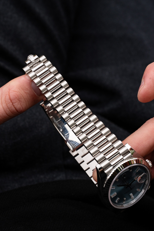 Rolex Day-Date 40 Bleu Glacier Baguettes "Unworn"