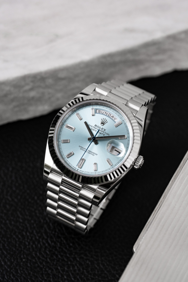 Rolex Day-Date 40 Bleu Glacier Baguettes "Unworn"