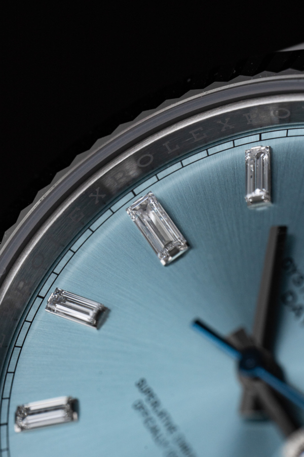 Rolex Day-Date 40 Bleu Glacier Baguettes "Unworn"
