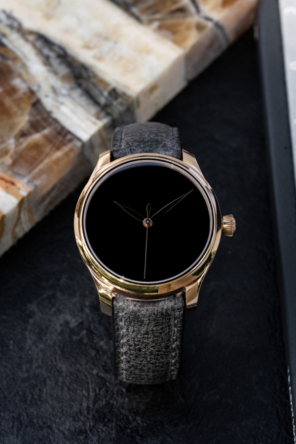 H. Moser & Cie. Endeavour Centre Seconds Concept Vantablack