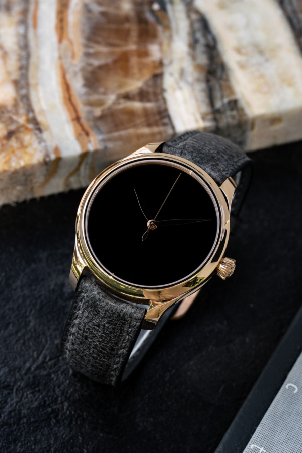 H. Moser & Cie. Endeavour Centre Seconds Concept Vantablack