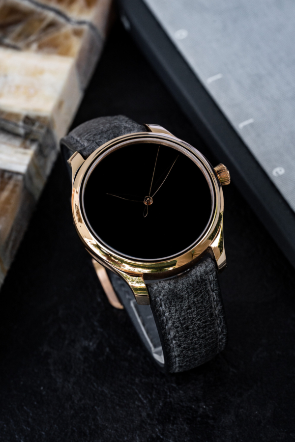 H. Moser & Cie. Endeavour Centre Seconds Concept Vantablack