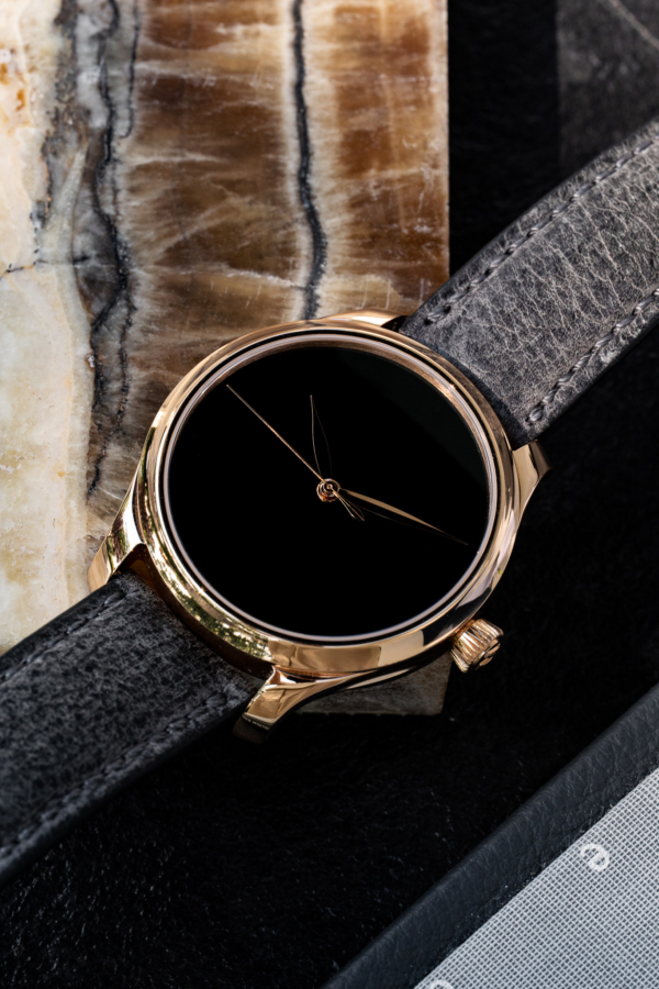 H. Moser & Cie. Endeavour Centre Seconds Concept Vantablack