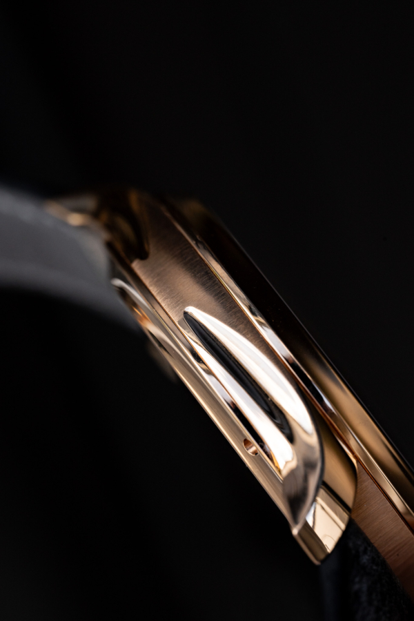 H. Moser & Cie. Endeavour Centre Seconds Concept Vantablack