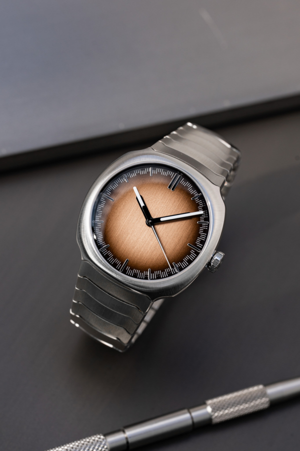 H. Moser & Cie. Streamliner Smoked Salmon "Unworn"
