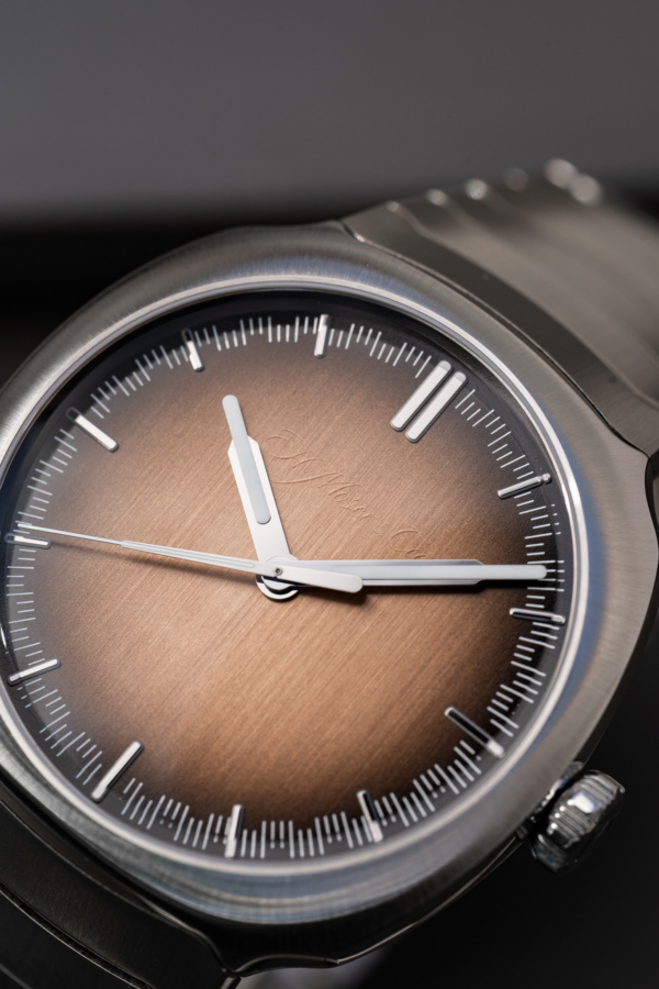 H. Moser & Cie. Streamliner Smoked Salmon "Unworn"