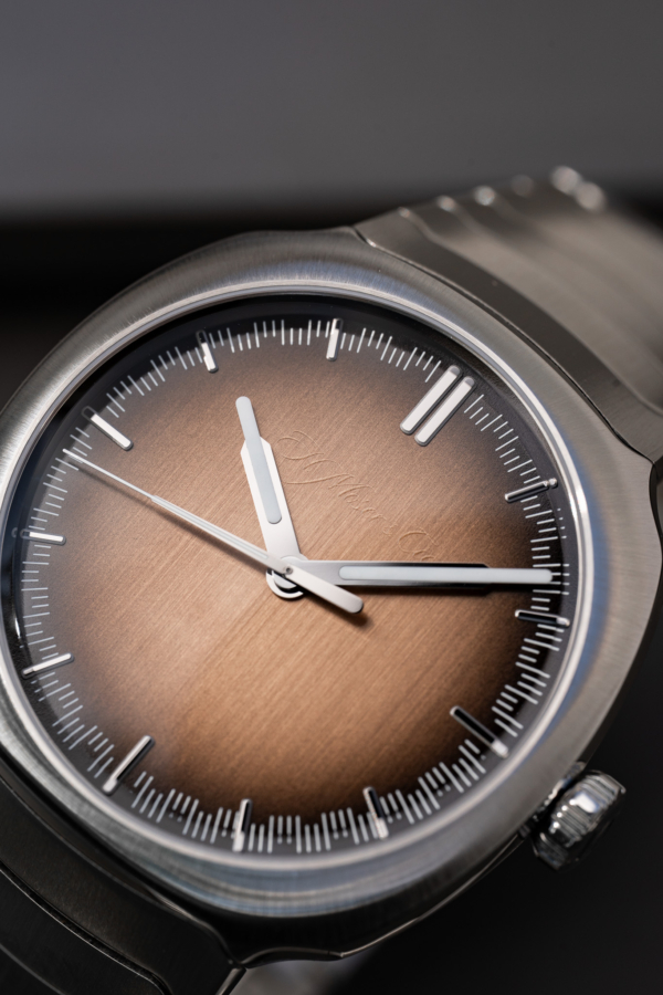H. Moser & Cie. Streamliner Smoked Salmon "Unworn"