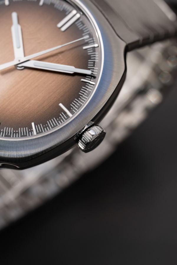 H. Moser & Cie. Streamliner Smoked Salmon "Unworn"