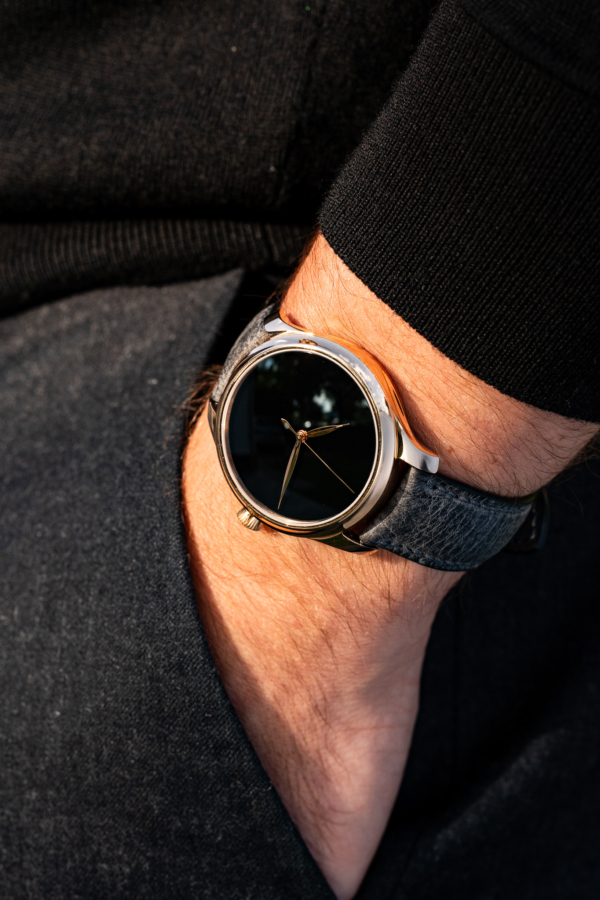 H. Moser & Cie. Endeavour Centre Seconds Concept Vantablack