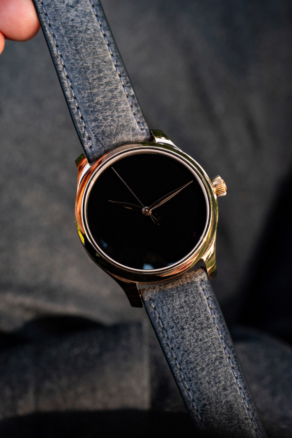 H. Moser & Cie. Endeavour Centre Seconds Concept Vantablack